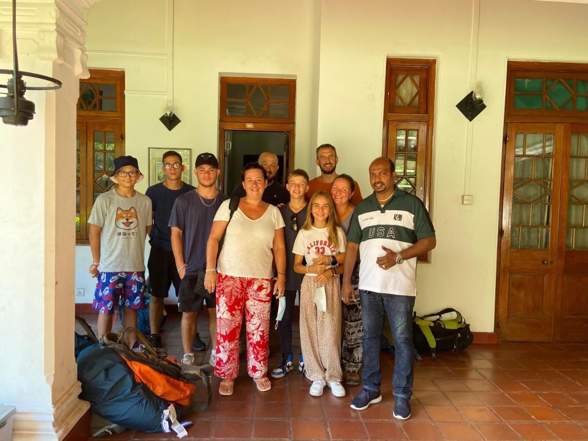 Kandy Garden Villa Esterno foto