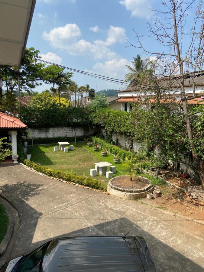 Kandy Garden Villa Esterno foto