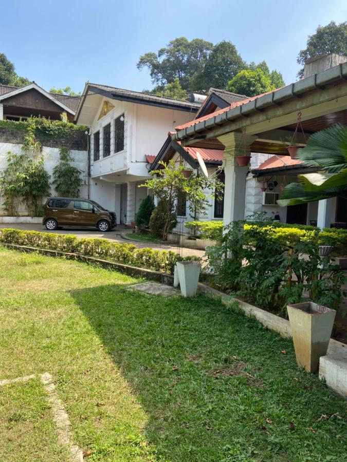 Kandy Garden Villa Esterno foto