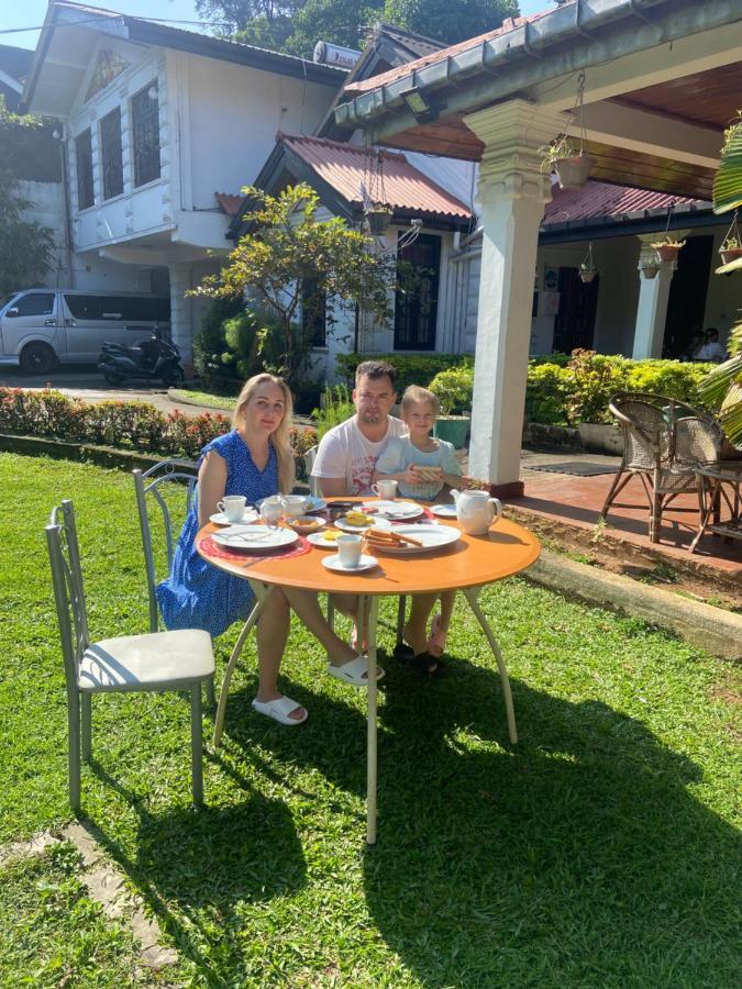 Kandy Garden Villa Esterno foto